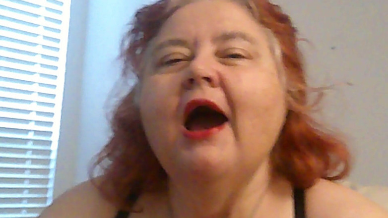 BBW nurse Vicki adventures with friends: แชทลิปสติกตัวจิ๋วแต่งตัว