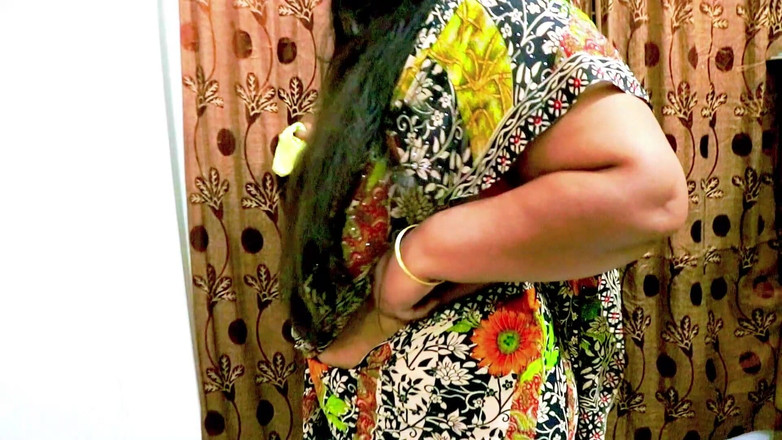 Morjenabb: Güzel Hintli üvey erkek kardeş ve aldatan üvey kız kardeş seks, gerçek 18+...