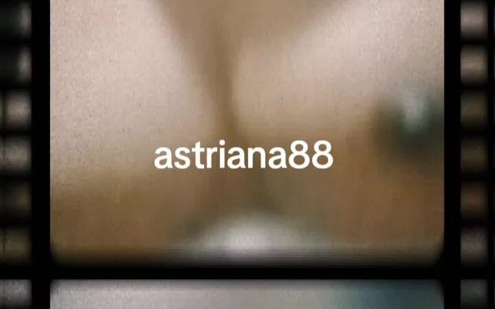 Astriana88: Video clip ca nhạc đầy đủ khoe bộ ngực của tôi