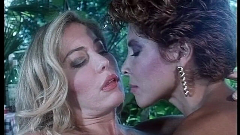 Inthe MILF room: Moana Ve Milly: Vintage Lezbiyen MILF'ler