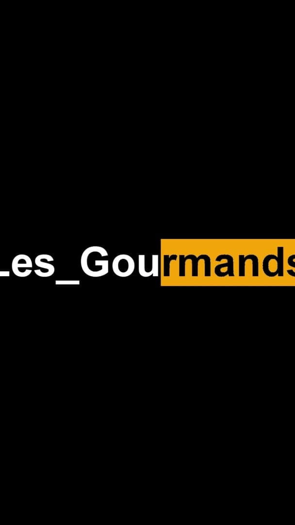 Les Gourmands: Женщина-кошка глотает свое любимое молоко