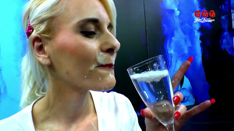 MILF and Big Wet Tits XXX: Des bombasses sexy prennent des bites énormes et font un gangbang...