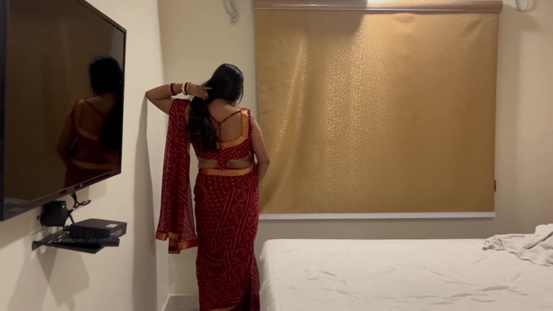 Besharam Jodi: Indian Saree Wali Bhabhi Fucked Hard by Her Shameless Brother-in-law...
