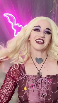 Hocus Pocus Rampage on Comic Con Virgins