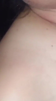Cuckold-ehemann isst das sperma meines stiers direkt aus meiner muschi