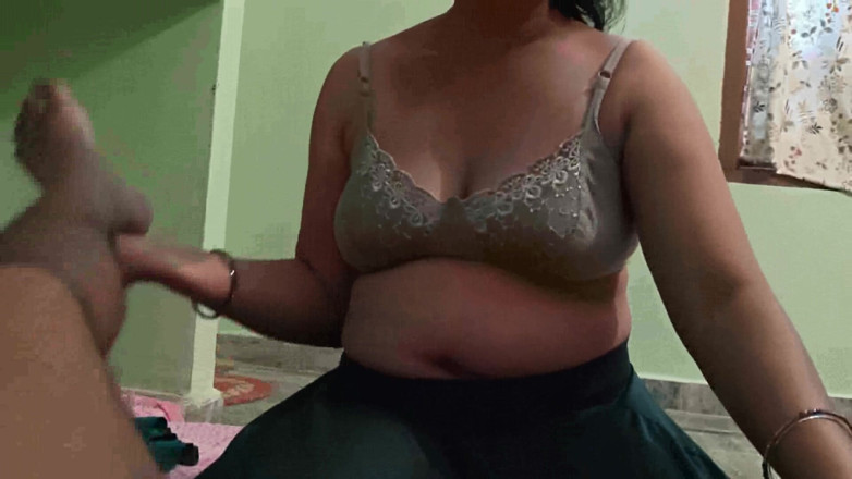 Sexy sindu: 性感人妻热辣色情片