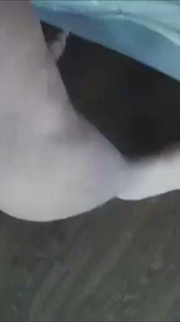 Soția își înșală acasă soțul cu cel mai bun prieten al său. Real