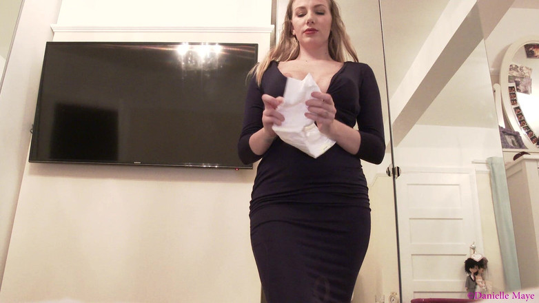 Danielle Maye: Hisap My Breasts