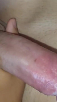 Verdammter papi fickte mein nasses loch mit seinem kraftvollen, dicken schwanz, er füllte es mit heißem sperma!