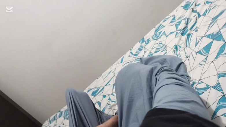 Balboafit2: Moje nevlastní matka přijde do mého pokoje a všimne si, že...