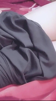 Desi gay il culo più bello di sempre sditalinando il mio bel culo grosso da solo in camera da letto