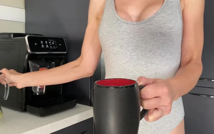 Mistress Mary: Piss for Breakfast