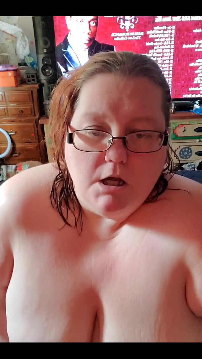 Misssunshinevip: Masturbating with Dildo