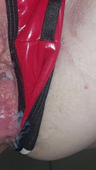 Vieille chatte mature humide baisée