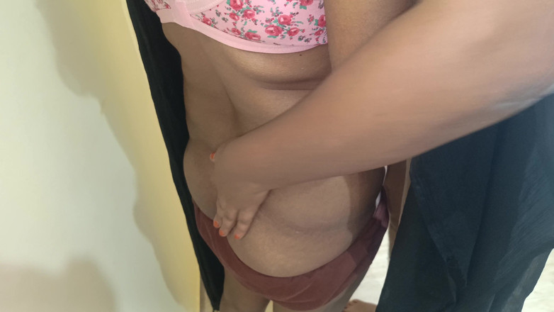 Wonder: Domácí lesbičky nevlastní sestry