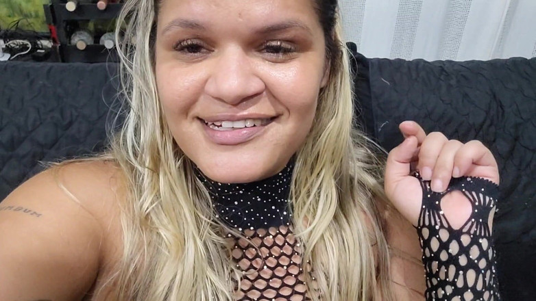 Paty Bumbum: Plug in the Ass and Dildo in the Pussy