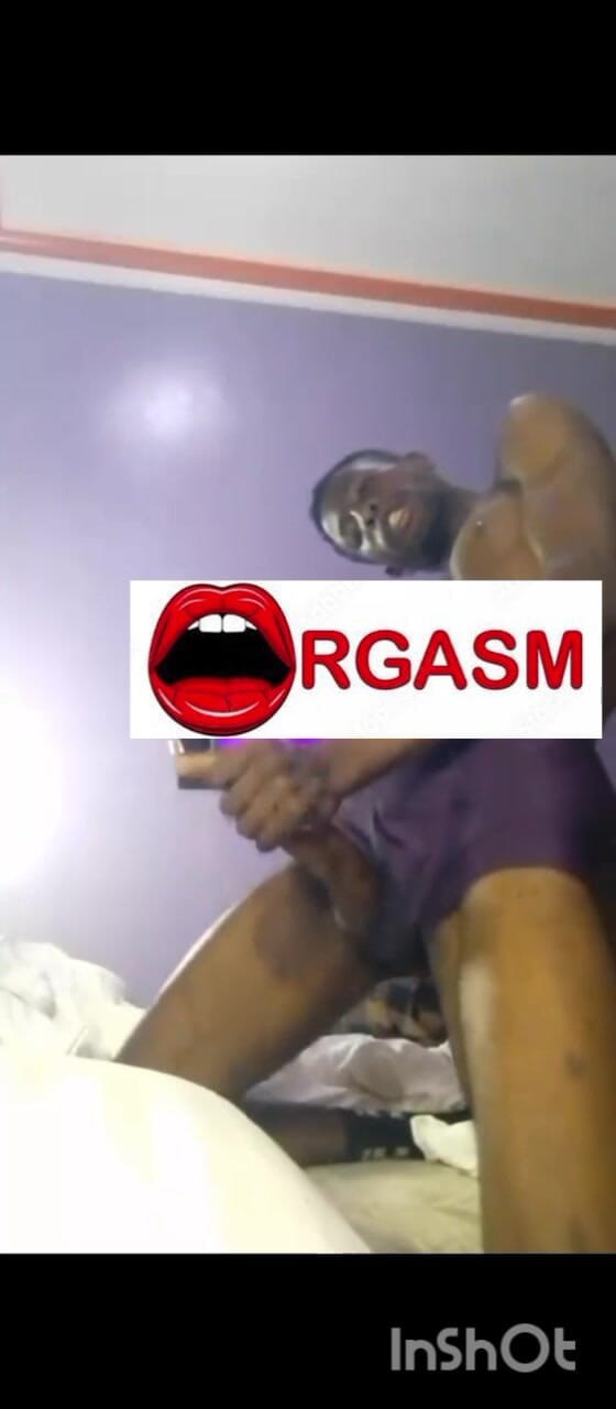 Sweetass132: Masturbando Meu Pau Preto Gordo