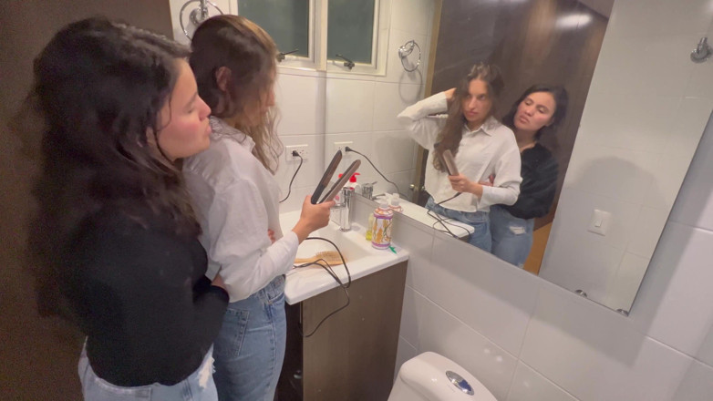 scarlettandc: My Makeup Artist Invites Me to Do Hot Things