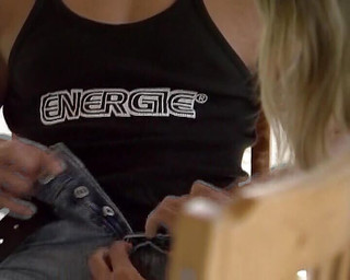 Deutsche XXX Filme: Velkolepá blonďatá holka z Německa je rozbita dvěma tvrdými ptáky 2