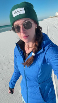Marcher sur la plage appelle un orgasme rapide !