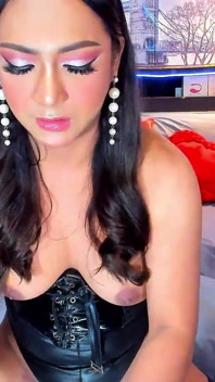 Hot Asian Trans Girl Cum Show