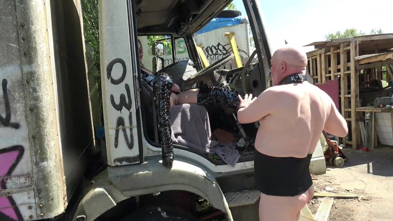 Lady boss: Essais - adoration de la botte