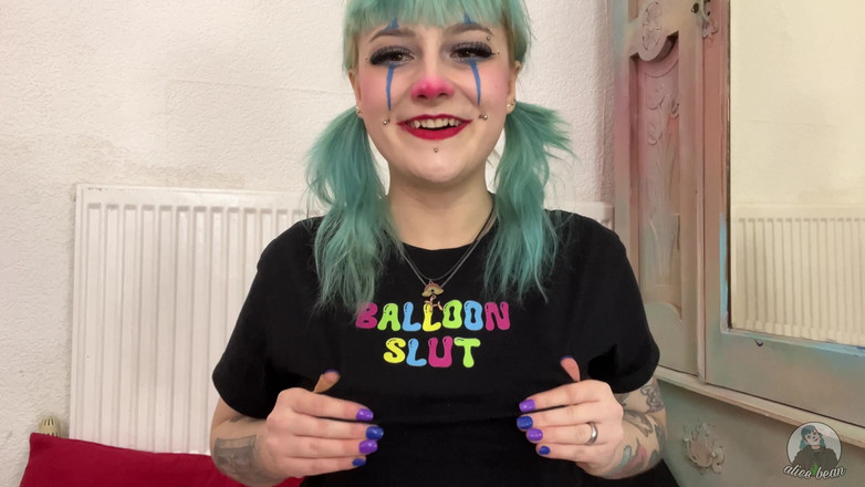 Alice Bean: 젖탱이를 보여주는 밀프