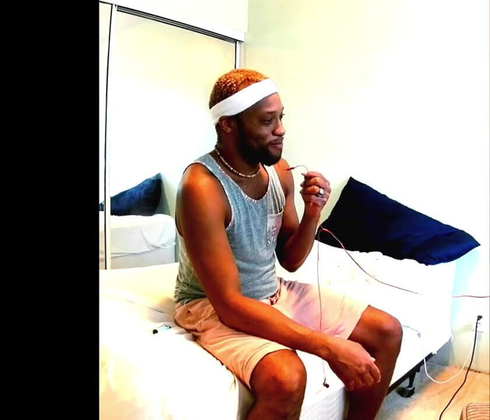 Kenniejai: Kennie Jai Beats His Meat!