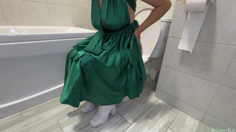 GassyKat: Prom Night Farts - Green Dress &amp; White Heels