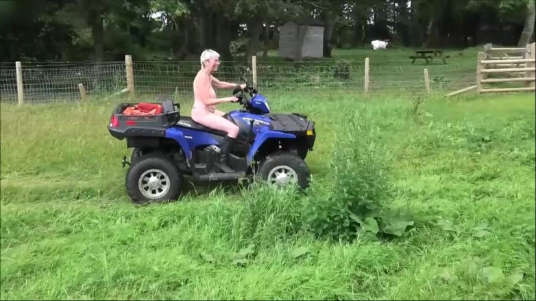 Uk Joolz: All You Need Is Boots and a Hat!!!