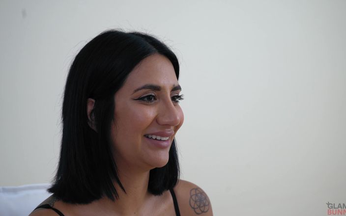 Glamour Bunnies: Mia Thind - kompletní rozhovor