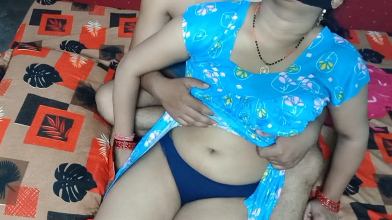 Rucku: Frumoasă bhabhi sex în rochie maxi.