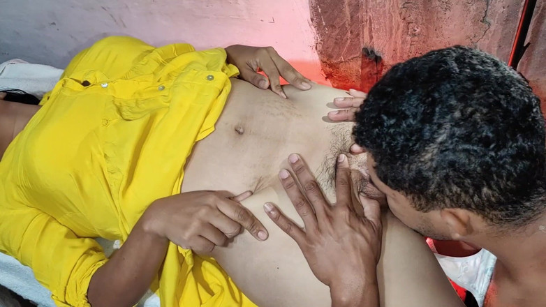 Marys: Une villageoise indienne vierge dans une vidéo de sodomie virale...