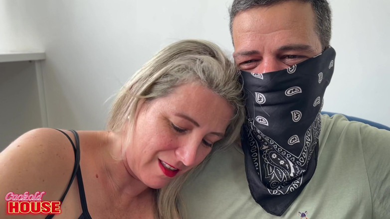 CuckoldHouse: Sie Hatte Eine Bedingung Für Sex Mit Den Freunden Ihres...