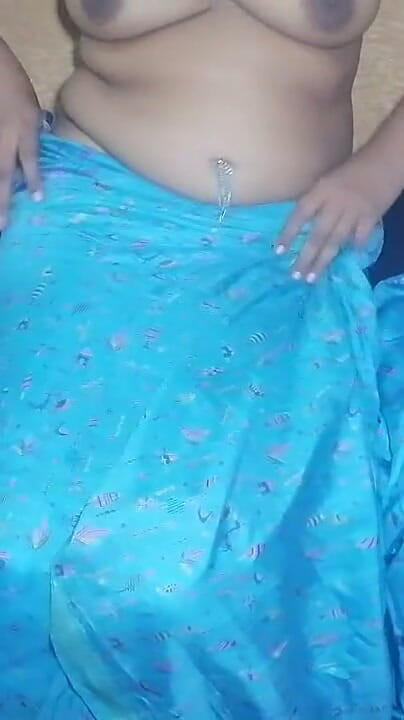 Tina Baby: Desi cameriera vestita con il Sari di wire per sedotta