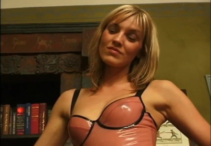 Absolute BDSM films - The original: Латексний хлопець і красуня в масці принижують