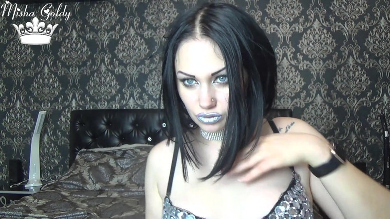 Goddess Misha Goldy: Saftige lippen silbern