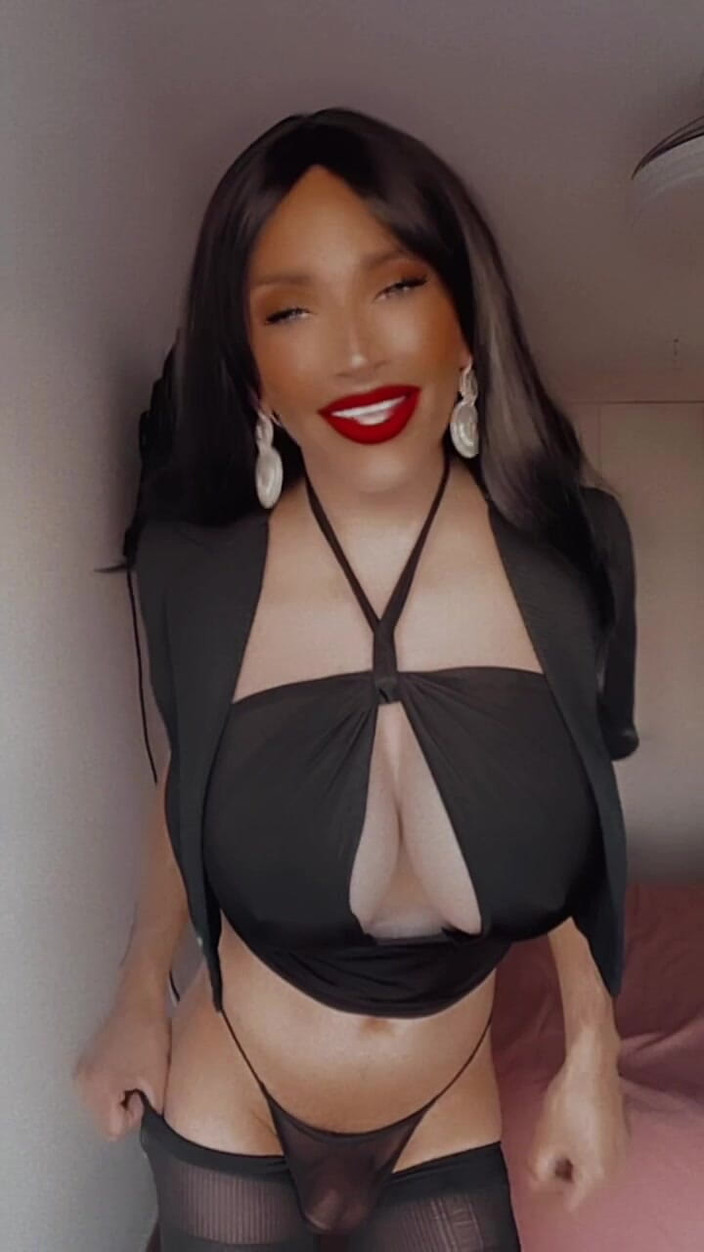 Sissy Slut Brianna: Regard doux, intentions dangereuses