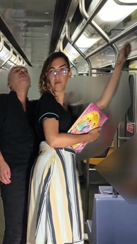 Trenle seyahat etmek giderek zorlaştı.