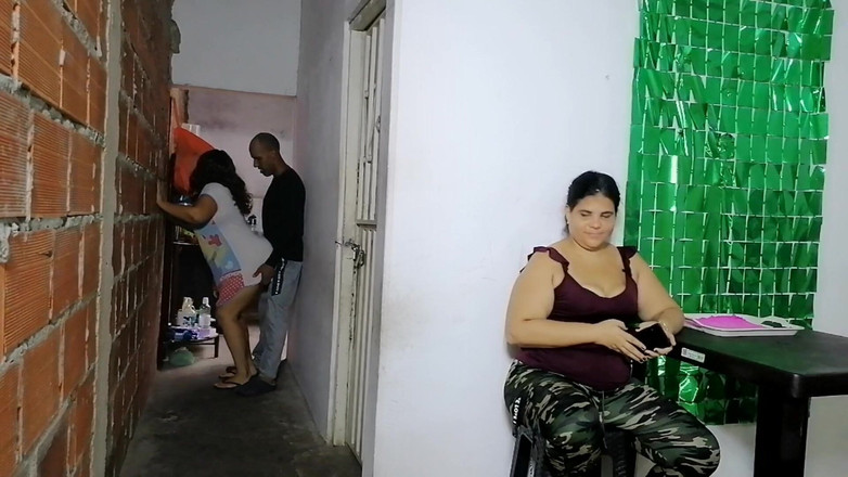 Adribella69: Šukám svou nadrženou nevlastní matku a pak ošukám svou bohatou...