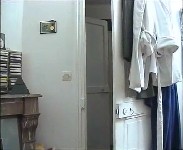Orgsex: 집에서 진정한 아마추어 : Jane은 그녀의 완벽한 큰 둥근 엉덩이를 보여줍니다.