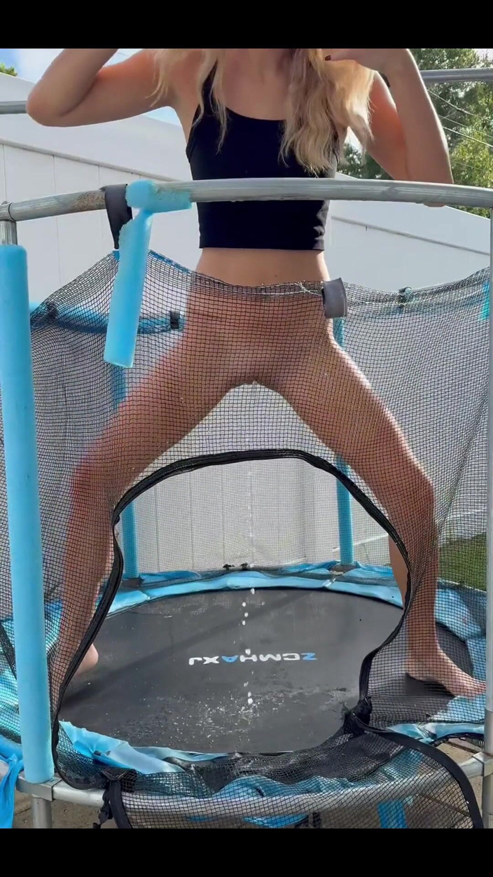 Tiffstreatsxoxo: Peeing While Jumping on the Trampoline