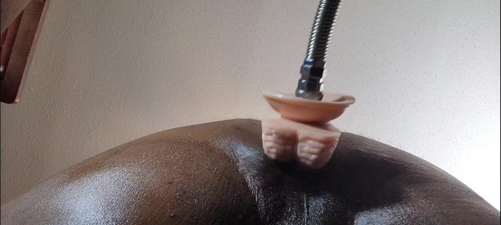 Truestarr: Sexuální stroj mě šuká. Obrovské dildo