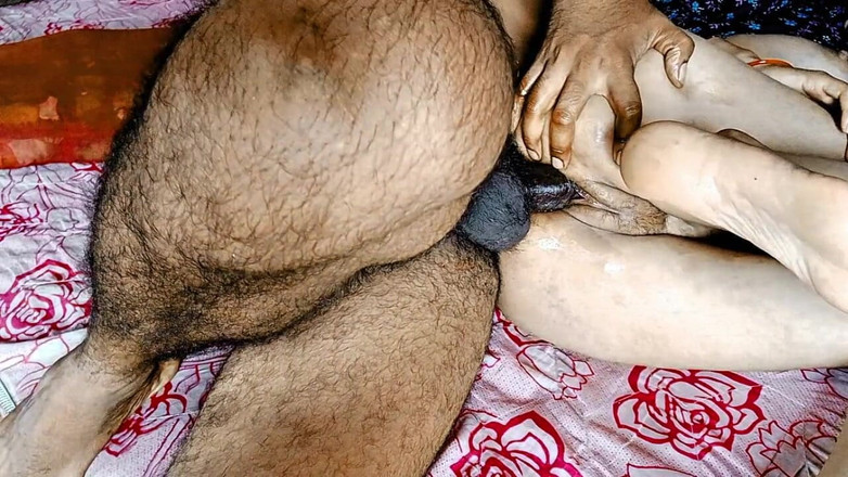 Kimmo: Âm hộ của Bhabhi có cảm giác ngứa ran