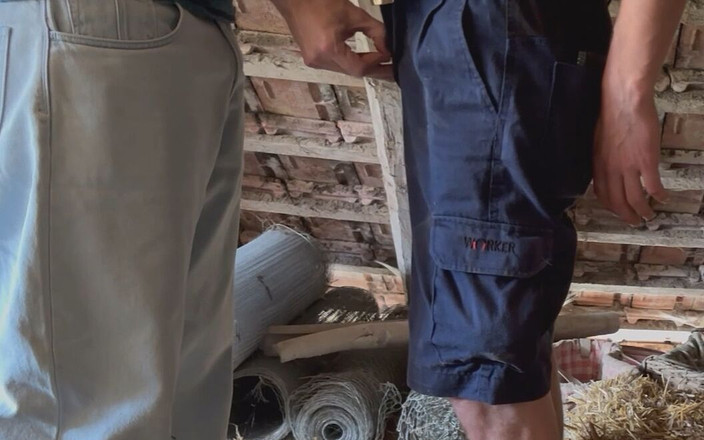 AntoGoesHunting: Mike heteroseksüel evli çiftçiyi ziyaret ediyor ve yüzüne boşalana kadar ahırda...