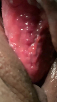 Jilat memek istriku yang super hot sampai memeknya becek