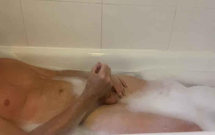 Danny Joe: नहाने का समय, सख्त लंड