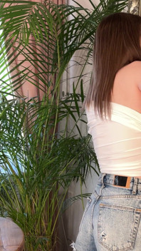 Apenas vestida: provocación de traje