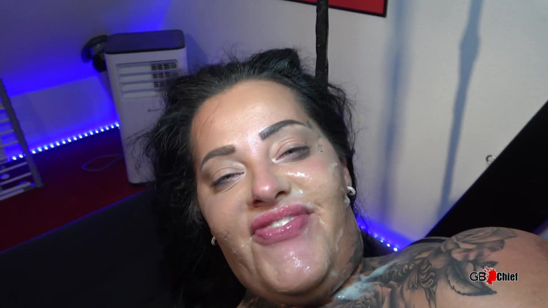 GangBang-Dream: Quente alemã milf Ashley Cumstar caseiro ejaculação interna gangbang
