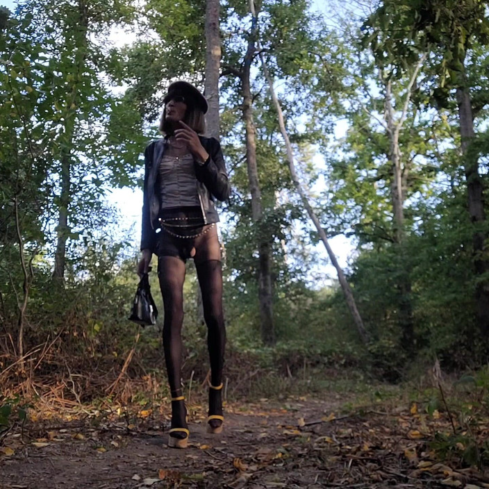 VaneSsa BiTCHx: Wandelen in het bos